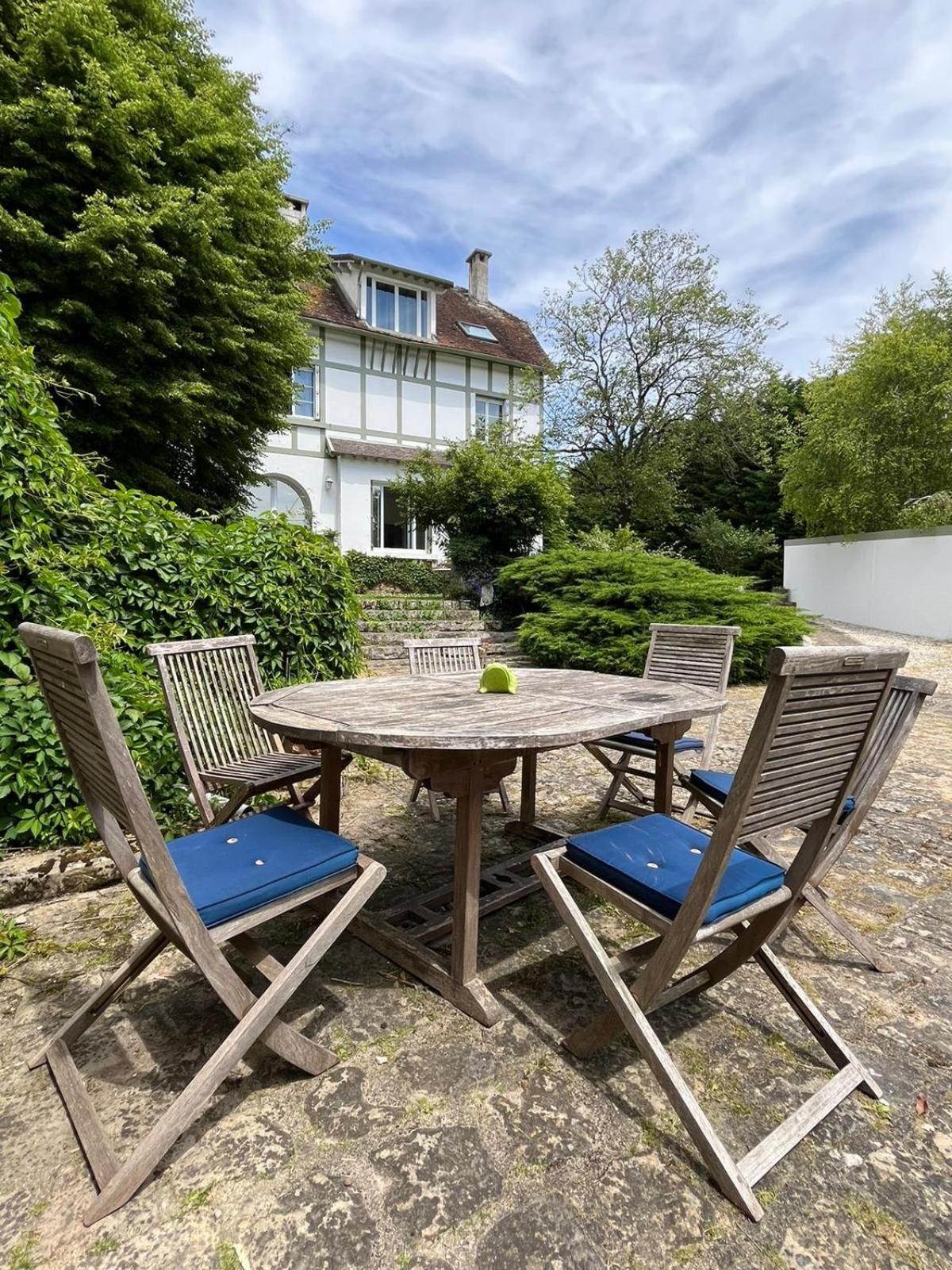 Les Ecuries Bed & Breakfast Recloses Eksteriør bilde